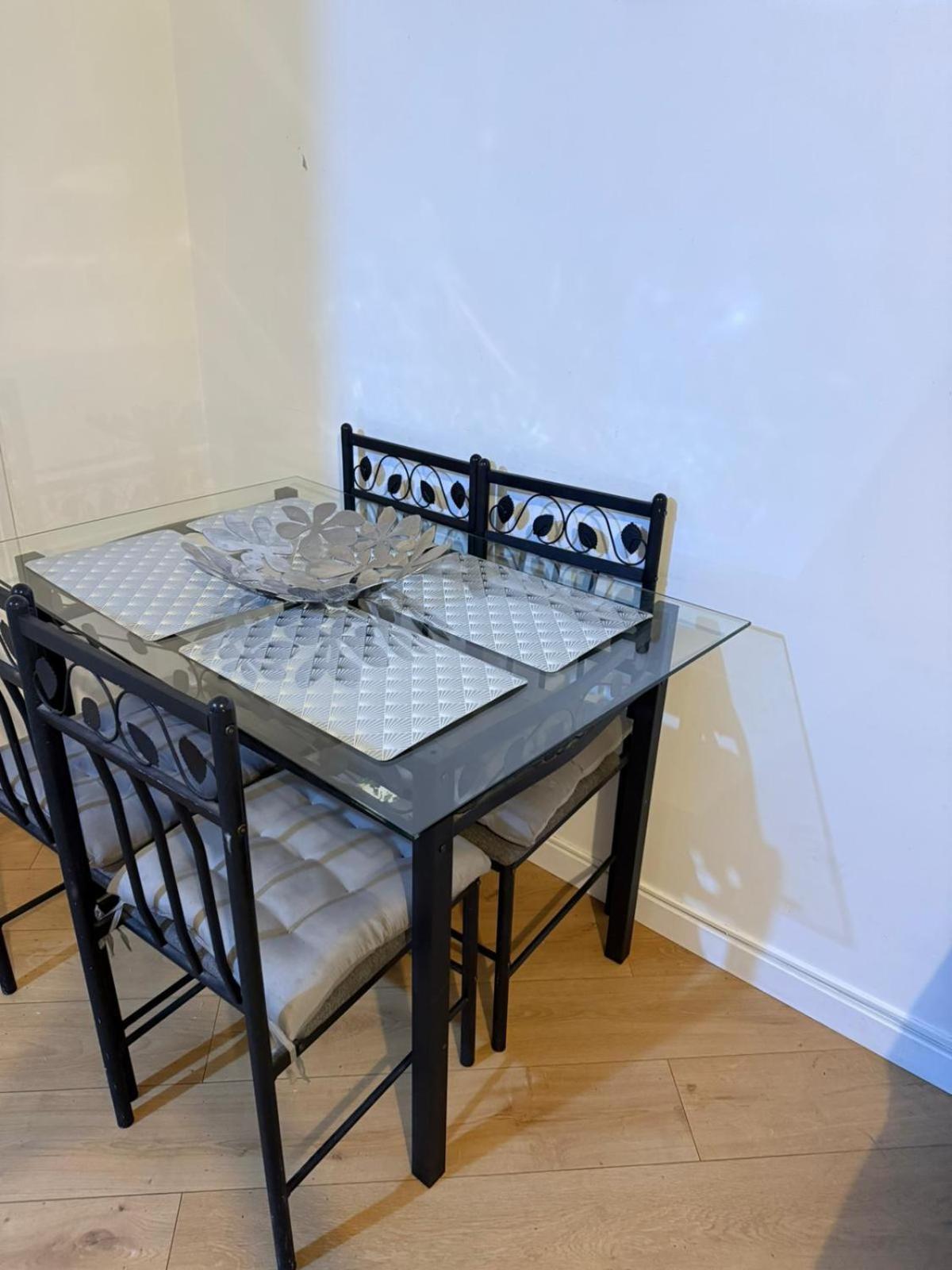 Appartements Sully Mantes-la-Jolie Eksteriør bilde